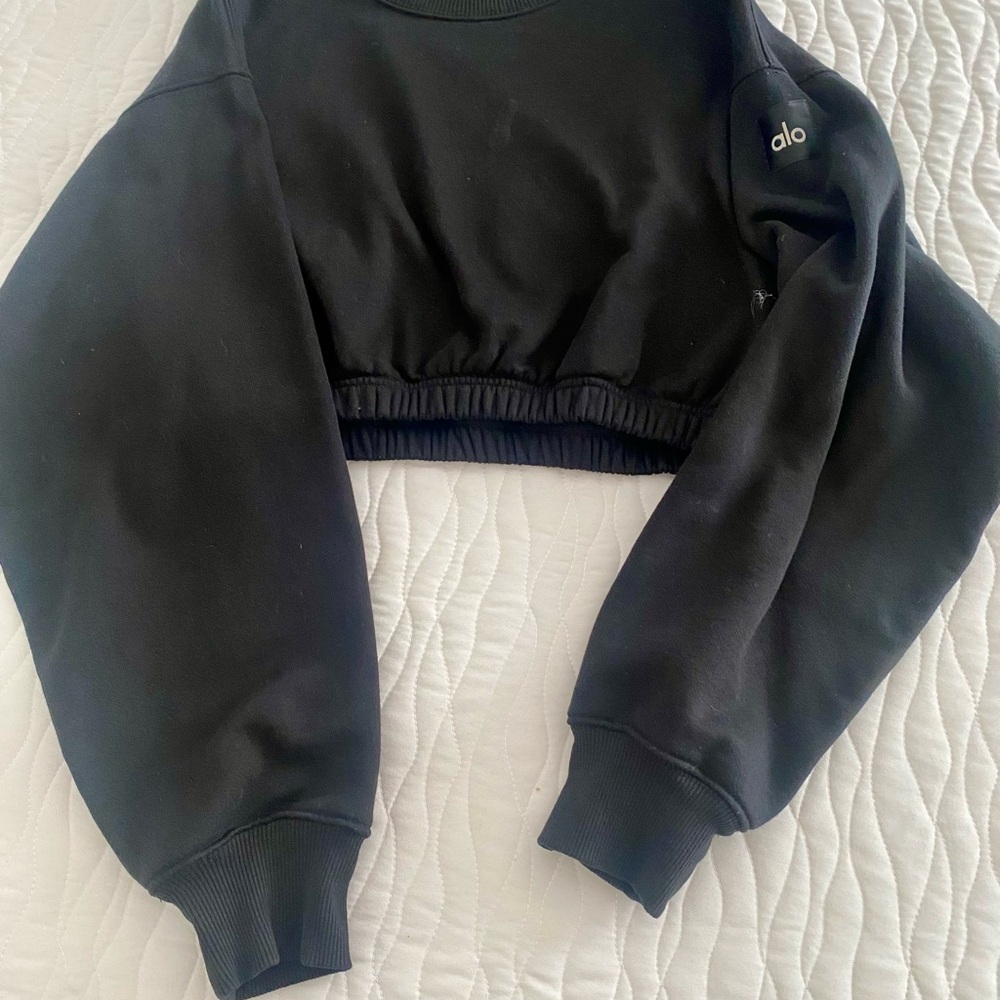ALO Yoga Black Cropped Sweater